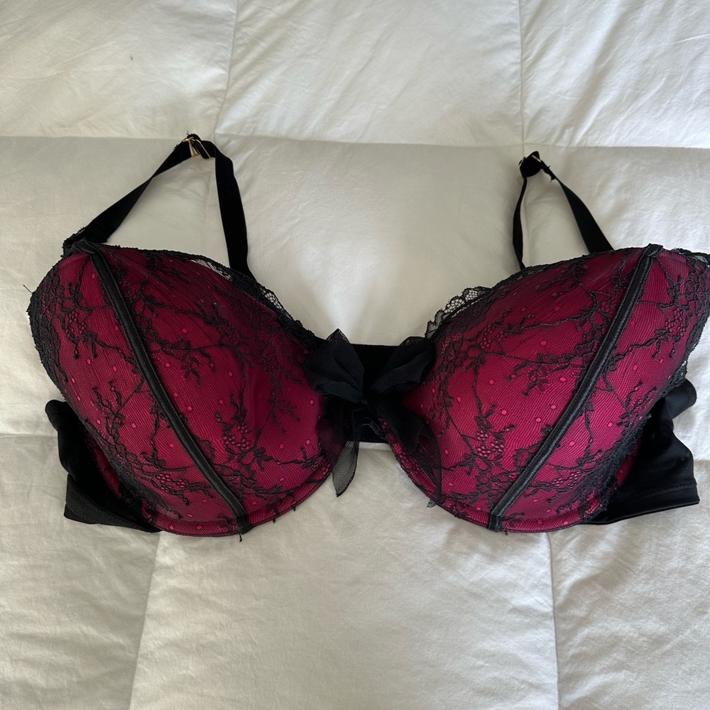 Cacique 46DD Romantic hot pink and Black Lace Bra with Adjustable Straps